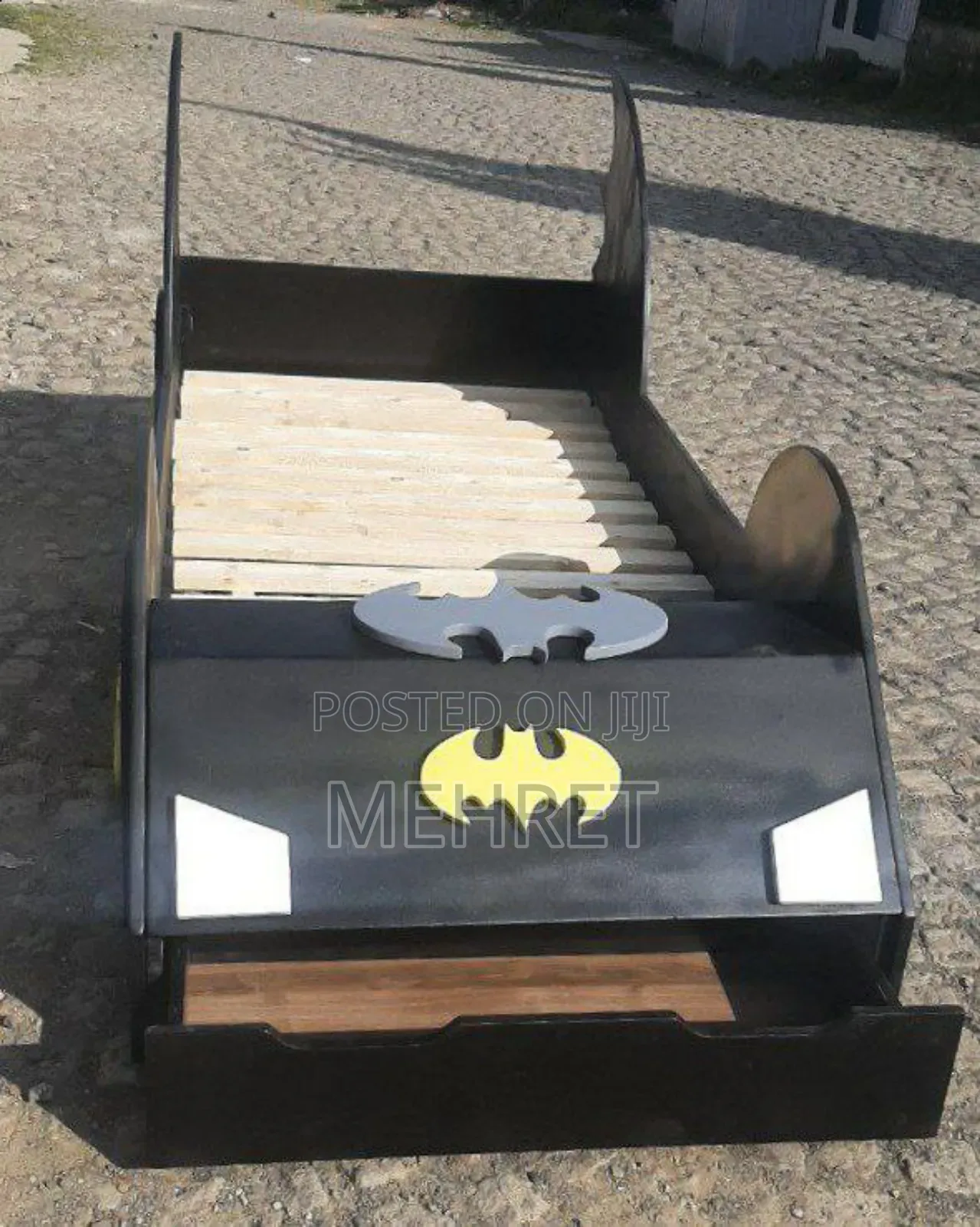 በ Batman ቅርፃ የተሰራ ልጆች አልጋ
 Free Delivery