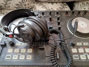 DJ Mixer Tractor Kontrol Mk2