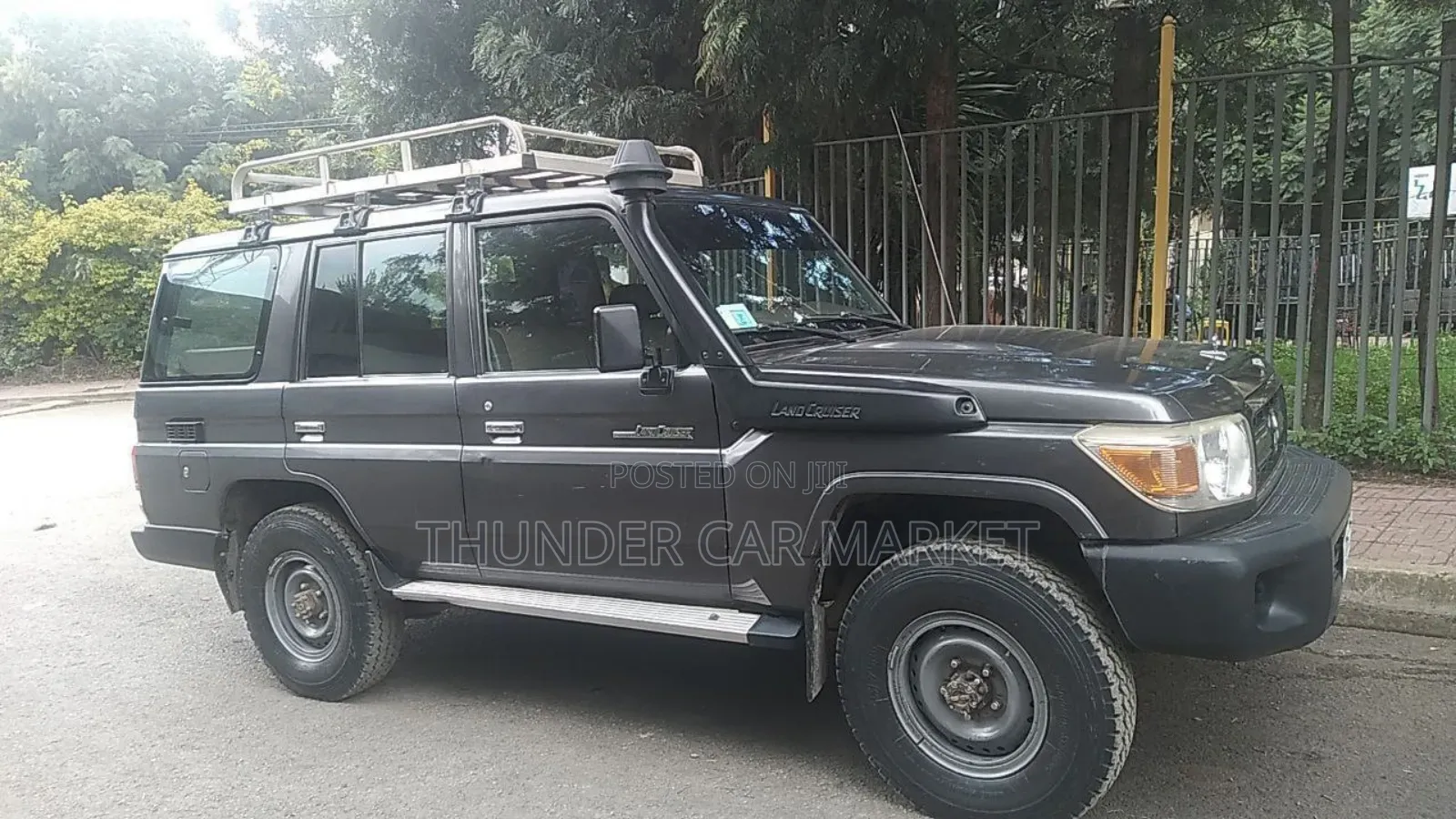 Toyota Land Cruiser 2016 Black