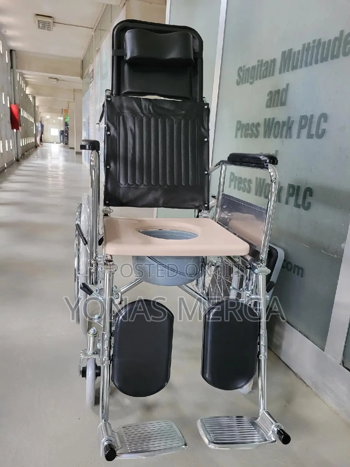 Wheelchair ወደዋላ መተኛት እና መዘርጋት የሚቺሉ ፖፖ ያላቸውና እግራቸውን በተፈልገው