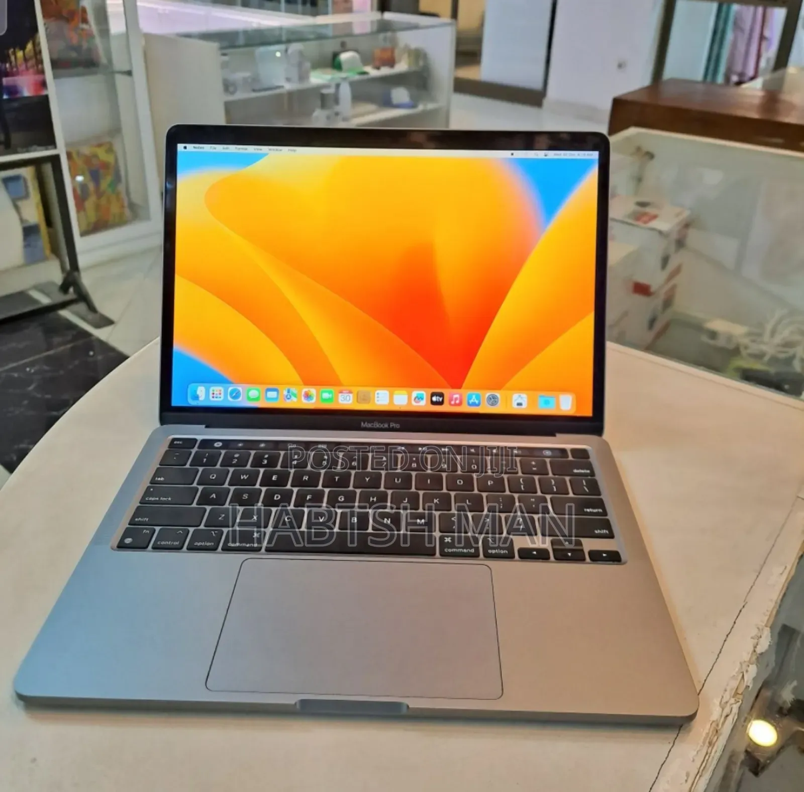 New Laptop Apple MacBook Pro 2020 M1 8GB Intel Core M SSD 256GB