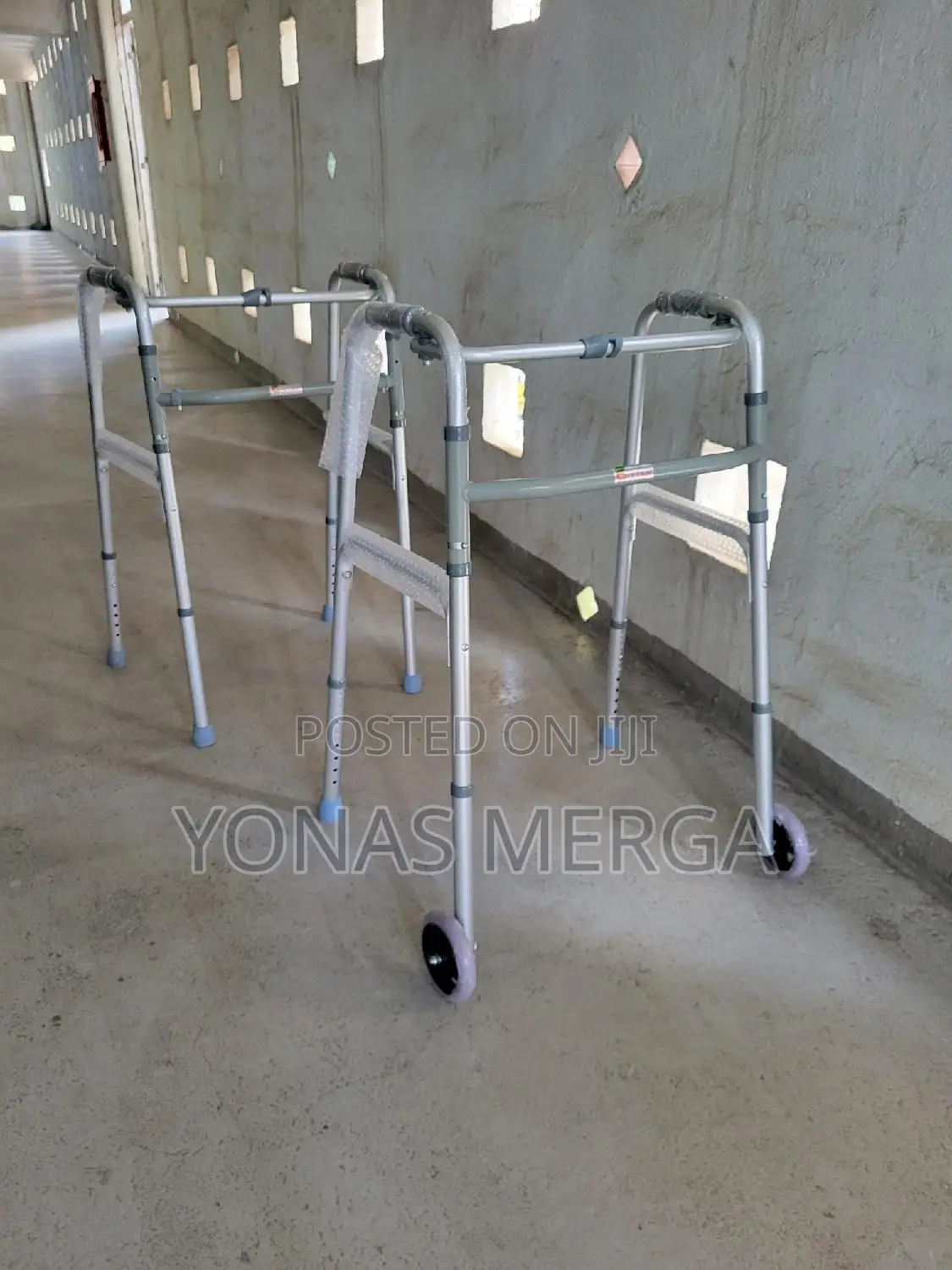 Walker/Walker Vinyl Contoured Hand Grips for Maximum Comfort