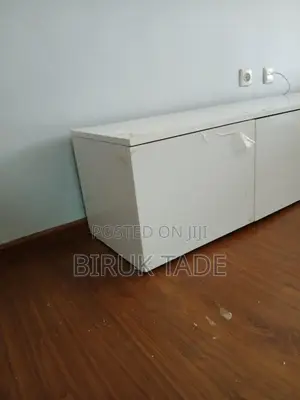 Uv Tv Stand