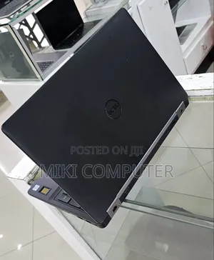 New Laptop Dell Precision 15 3520 16GB Intel Core I7 SSD 512GB