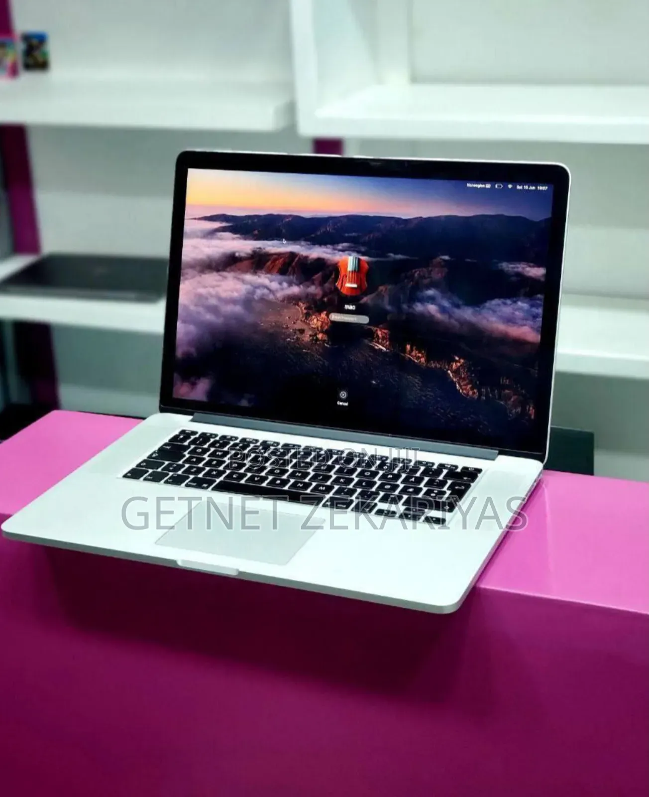 New Laptop Apple MacBook Pro 2015 16GB Intel Core I7 SSD 256GB