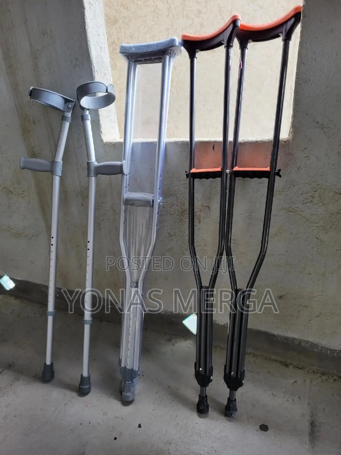 Underarm Crutches፼£Crutches፸6tips, and Handgrips Accessories