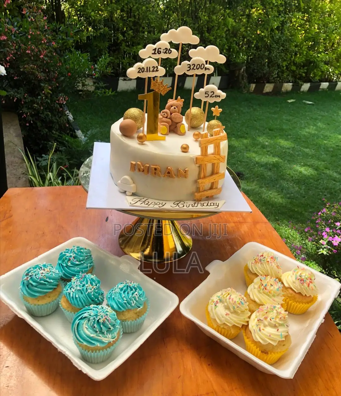 Birthday Cake 2kg and 10 Cupcakes