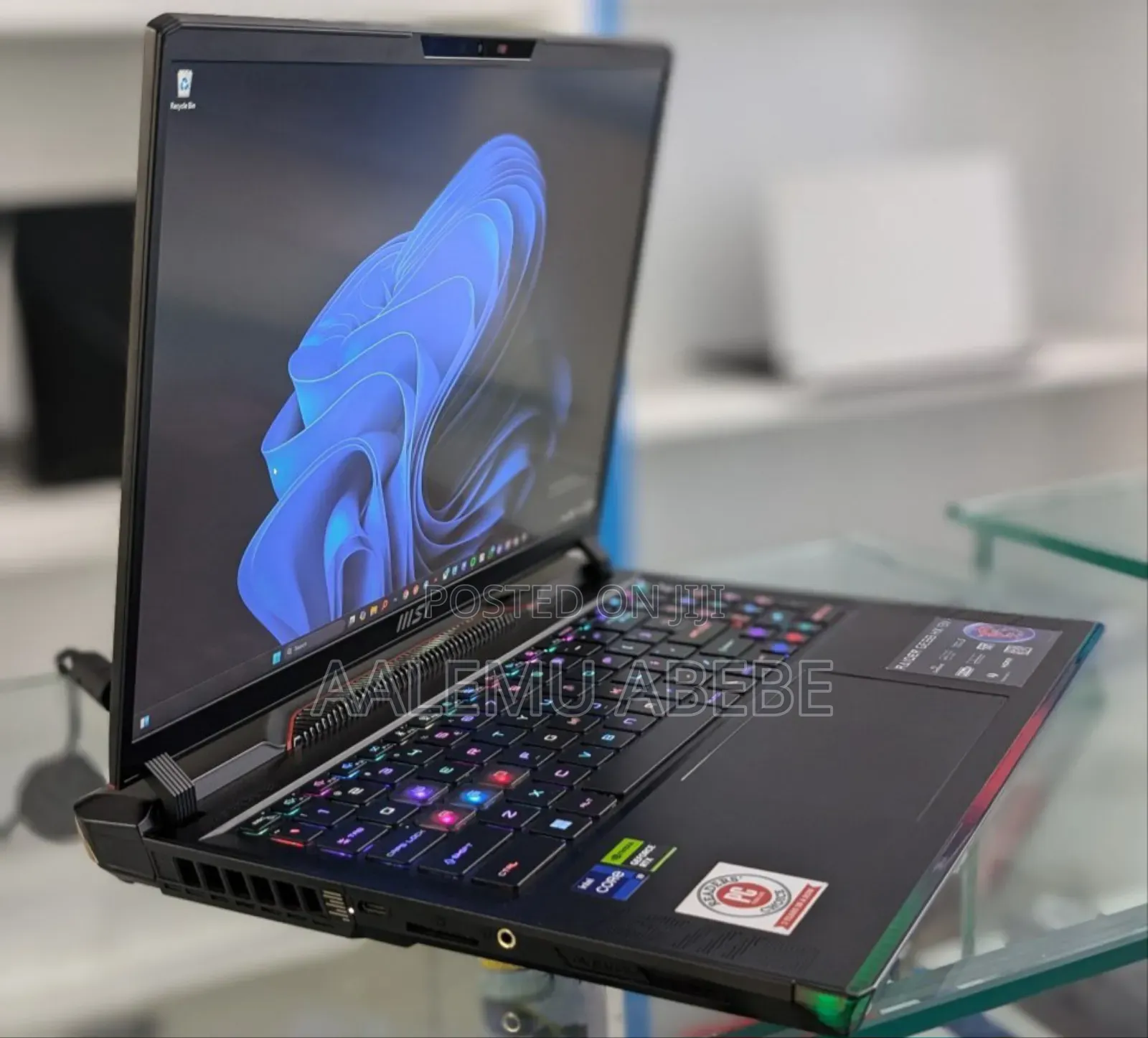 New Laptop MSI Raider GE76 12UGS 32GB Intel Core I9 SSD 1T