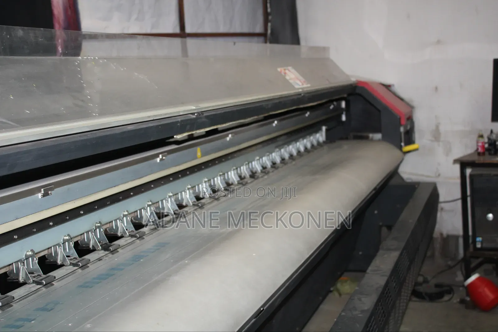 በጥሩ ይዞታ ላይ የሚገኝ ምርጥ Crystal Jet 4000 ባነር ማተሚያ ማሽን