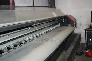 በጥሩ ይዞታ ላይ የሚገኝ ምርጥ Crystal Jet 4000 ባነር ማተሚያ ማሽን