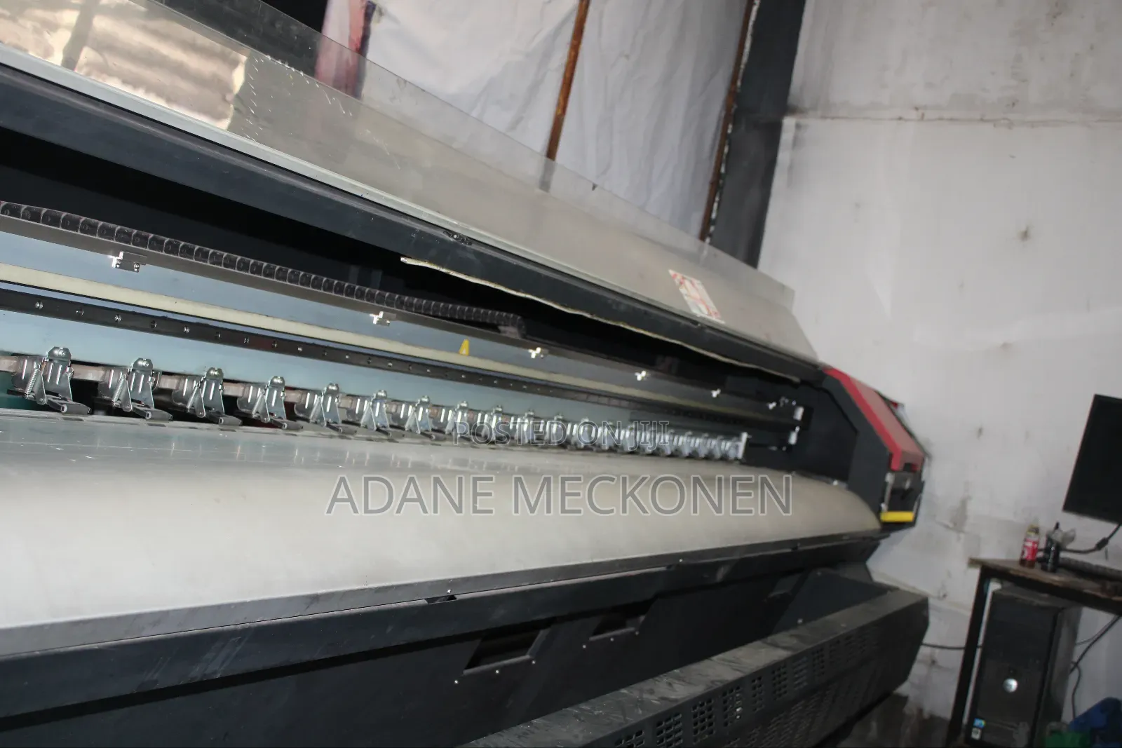 በጥሩ ይዞታ ላይ የሚገኝ ምርጥ Crystal Jet 4000 ባነር ማተሚያ ማሽን