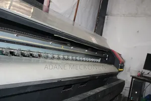 በጥሩ ይዞታ ላይ የሚገኝ ምርጥ Crystal Jet 4000 ባነር ማተሚያ ማሽን