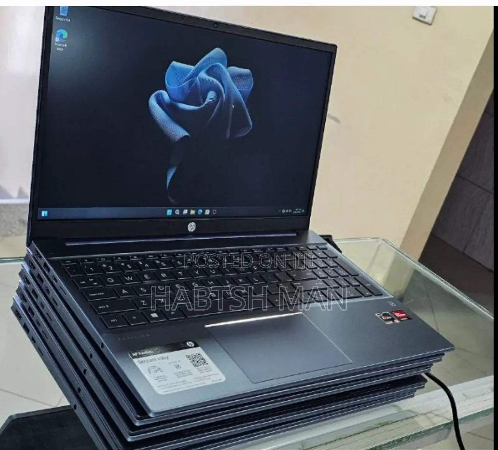 New Laptop HP Pavilion 15 8GB AMD Ryzen 5 SSD 512GB