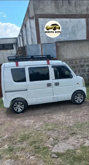 Suzuki Every Wagon 2012 White