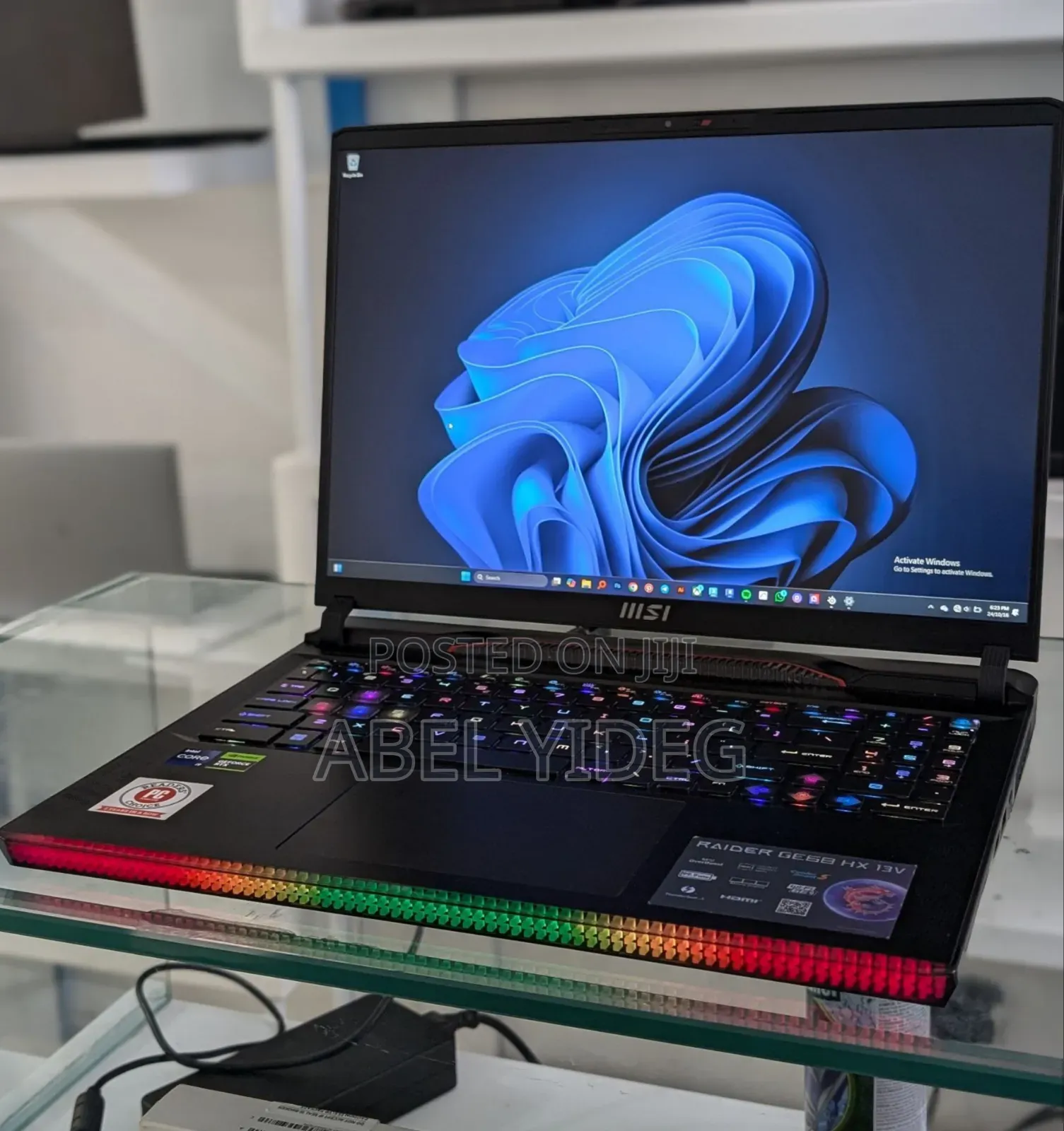 New Laptop MSI Raider GE76 12UGS 32GB Intel Core I9 SSD 1T