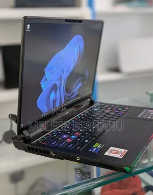 New Laptop MSI Raider GE76 12UGS 32GB Intel Core I9 SSD 1T