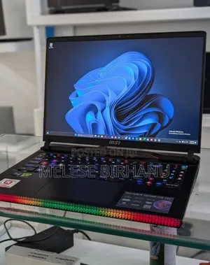 New Laptop MSI Raider GE76 12UGS 32GB Intel Core I9 SSD 1T