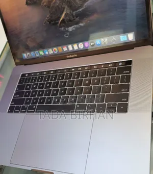 Photo - New Laptop Apple MacBook Pro 2019 16GB Intel Core I7 SSD 512GB