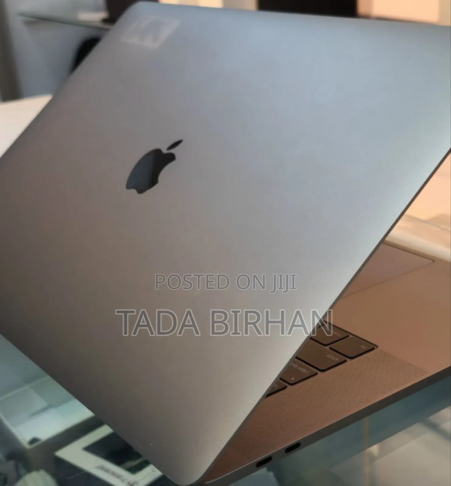 New Laptop Apple MacBook Pro 2019 16GB Intel Core I7 SSD 512GB