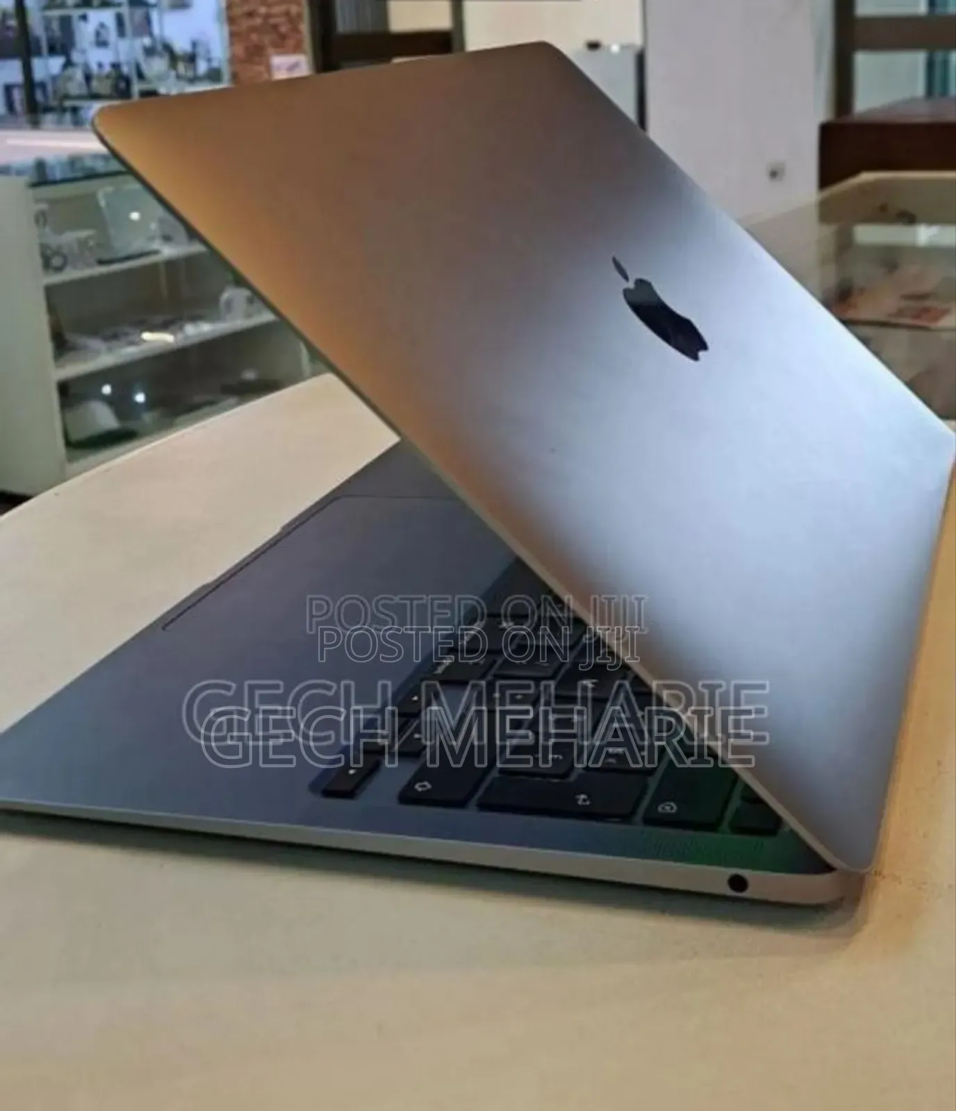 New Laptop Apple MacBook Air 2020 8GB Intel Core i5 SSD 256GB