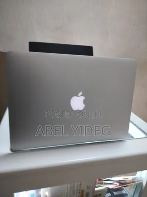 New Laptop Apple MacBook Pro 2015 8GB Intel Core I5 SSD 256GB