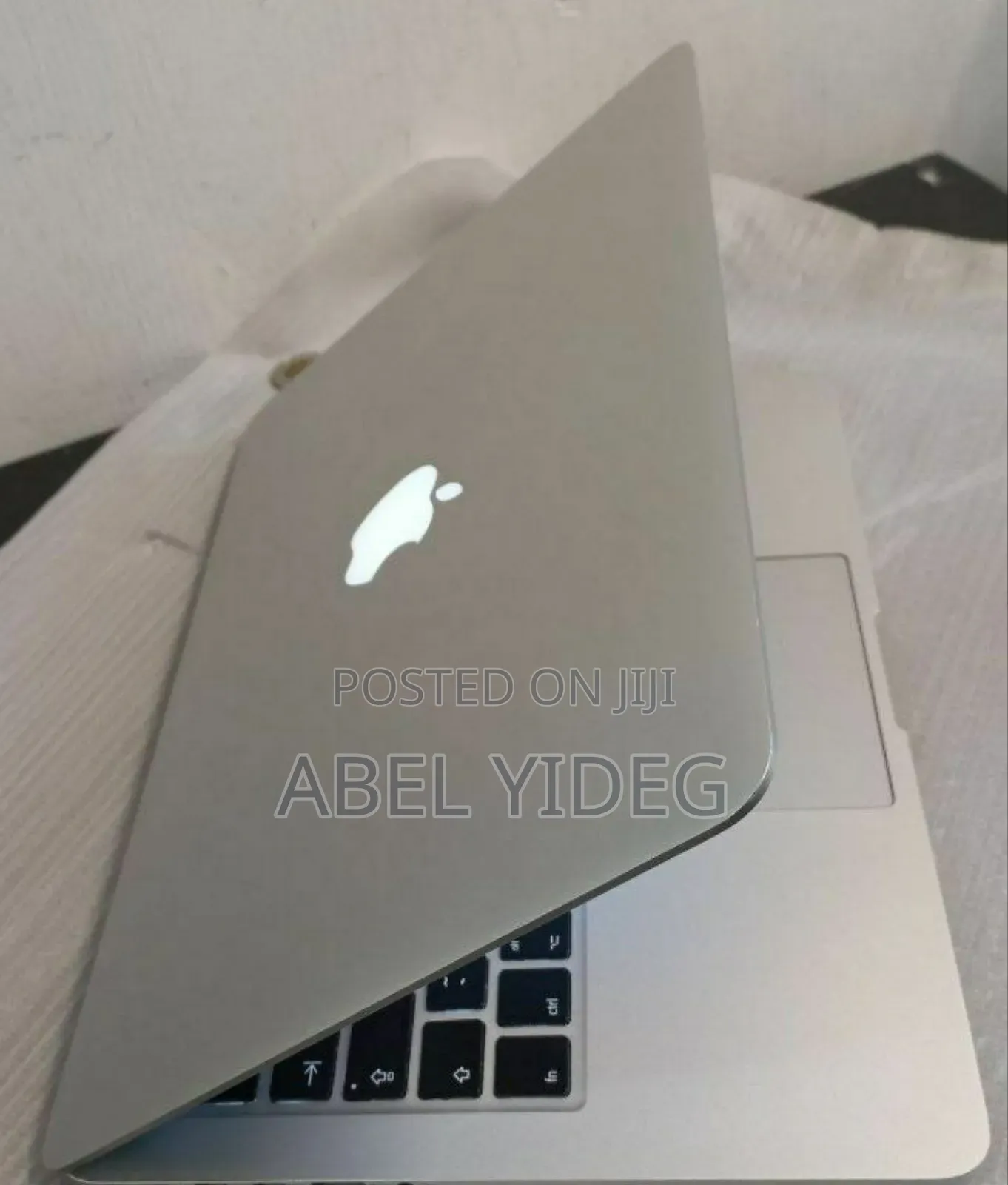 New Laptop Apple MacBook Pro 2015 8GB Intel Core I5 SSD 256GB