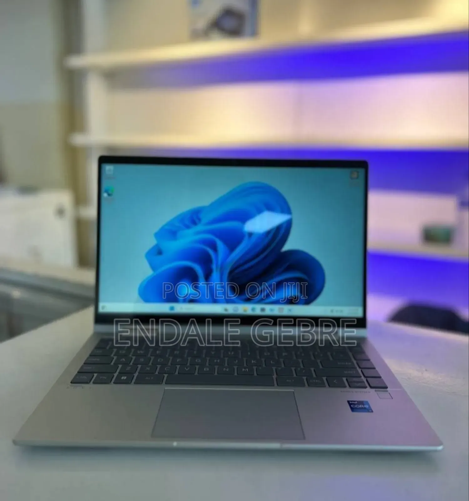 New Laptop HP Envy X360 8GB Intel Core I7 SSD 1T