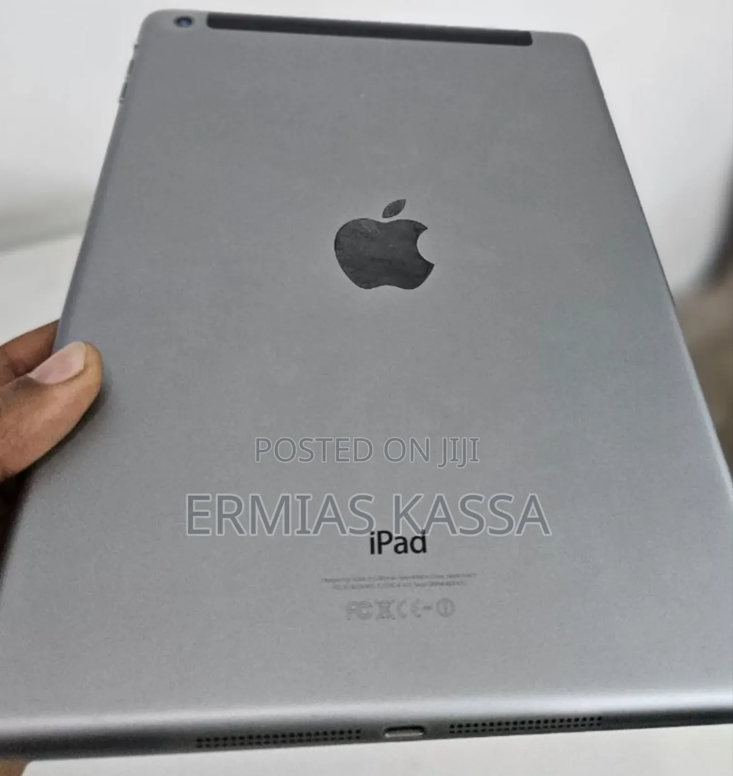 New Apple iPad 2 Wi-Fi + 3G 64 GB Silver