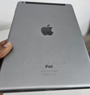 New Apple iPad 2 Wi-Fi + 3G 64 GB Silver