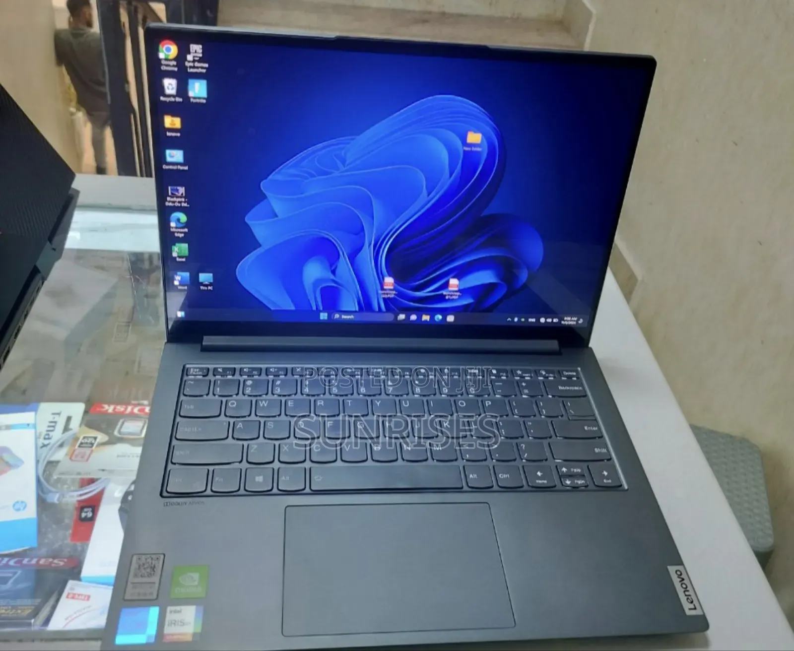 New Laptop Lenovo Yoga C740 16GB Intel Core I7 SSD 512GB