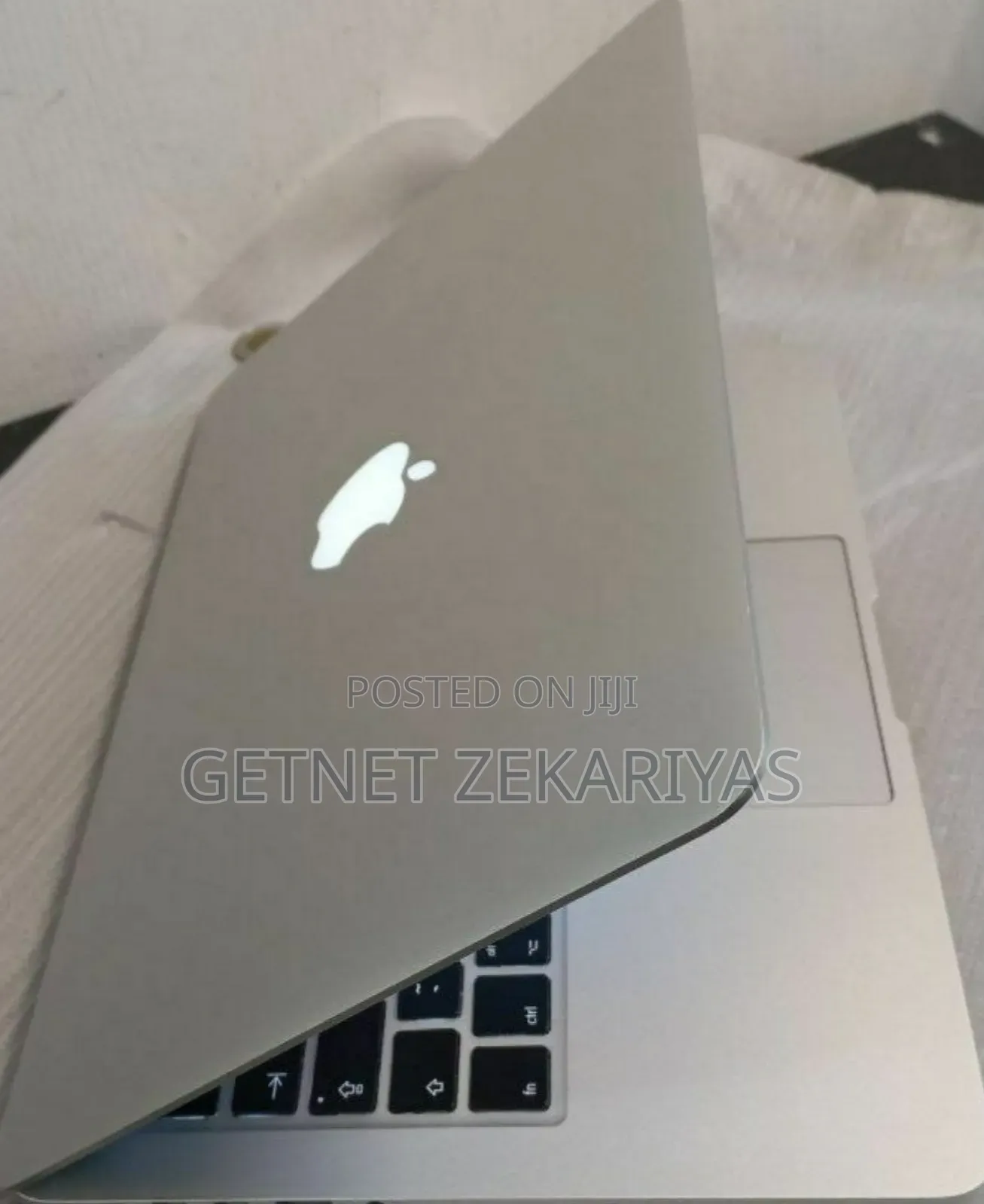 New Laptop Apple MacBook Pro 2015 8GB Intel Core I5 SSD 256GB