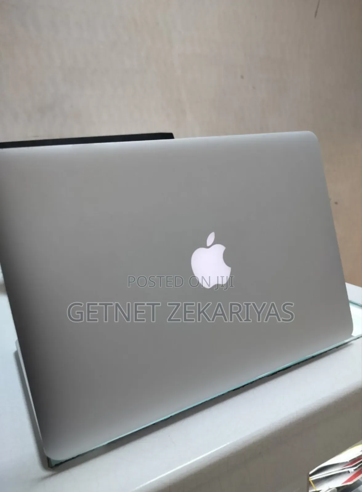 New Laptop Apple MacBook Pro 2015 8GB Intel Core I5 SSD 256GB