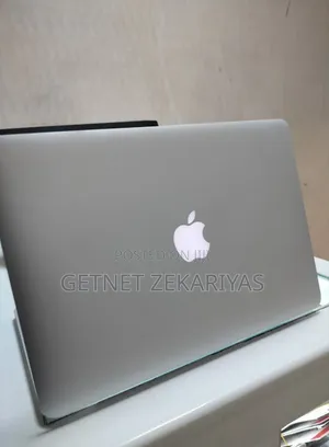 New Laptop Apple MacBook Pro 2015 8GB Intel Core I5 SSD 256GB