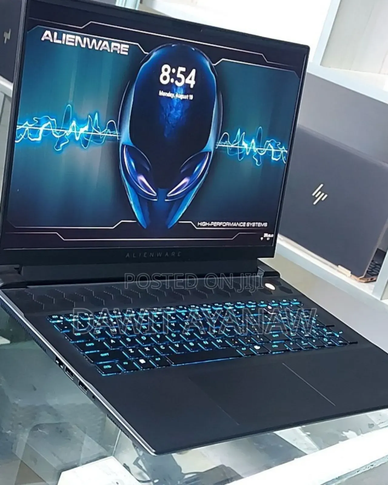 New Laptop Dell Alienware M18 R2 32GB AMD Ryzen 9 SSD 1T