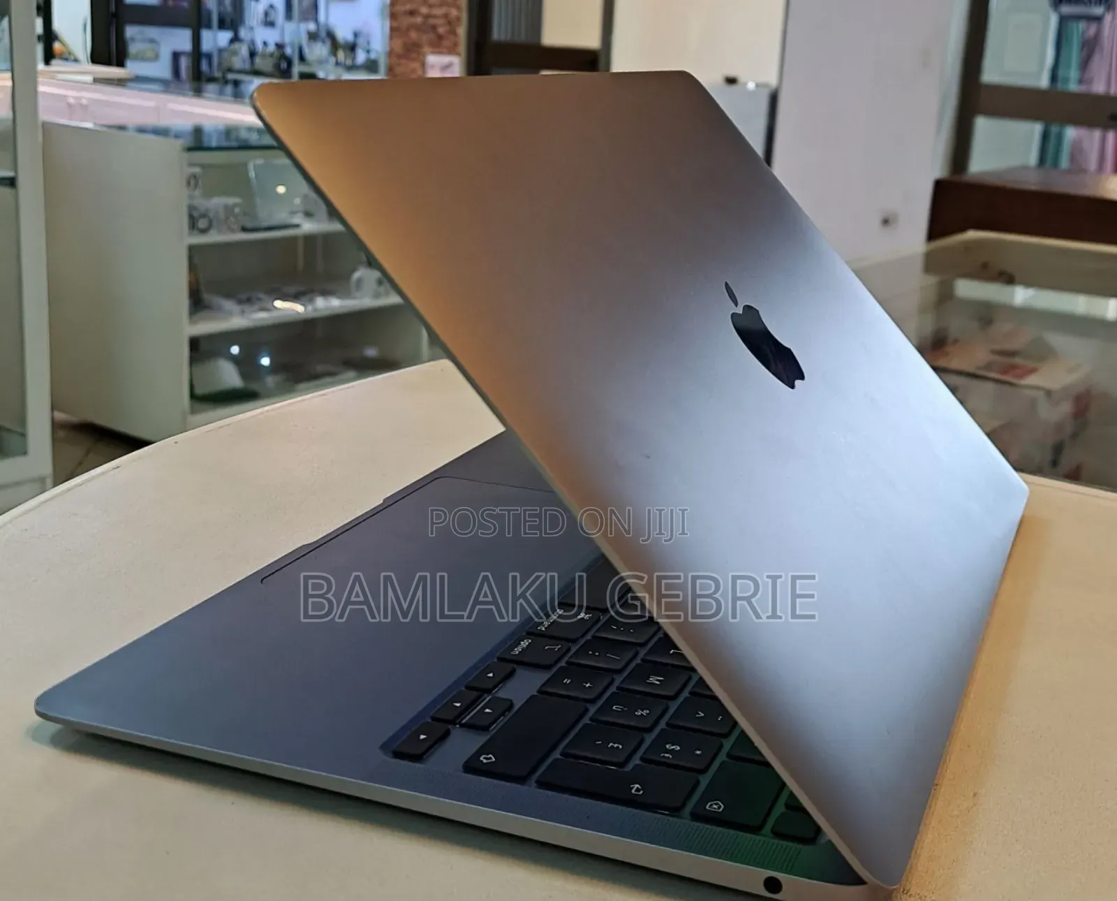 New Laptop Apple MacBook Air 2020 M1 8GB Intel Core I5 SSD 256GB