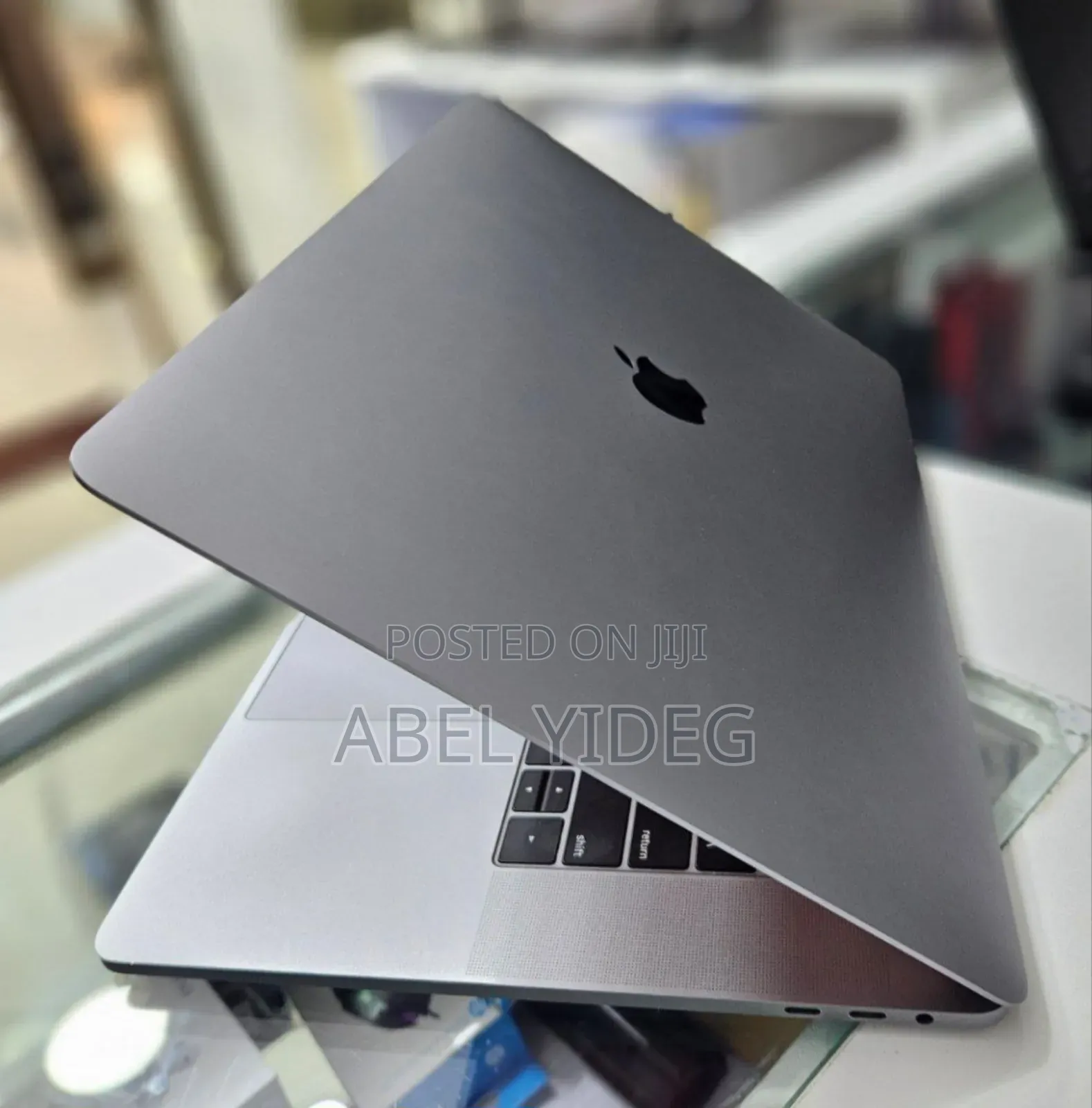 New Laptop Apple MacBook Pro 2019 16GB Intel Core I9 SSD 1T