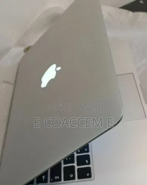 New Laptop Apple MacBook 8GB Intel Core I5 SSD 256GB