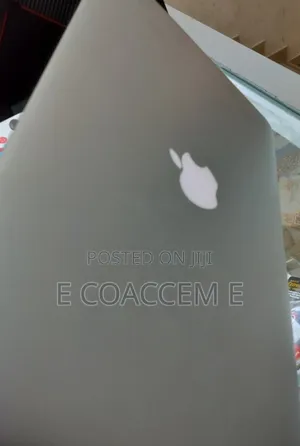 New Laptop Apple MacBook 8GB Intel Core I5 SSD 256GB