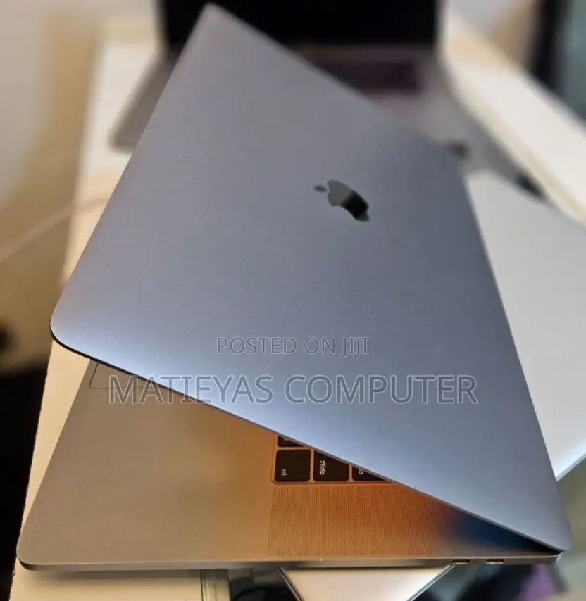 New Laptop Apple MacBook 2018 32GB Intel Core I9 SSD 1T