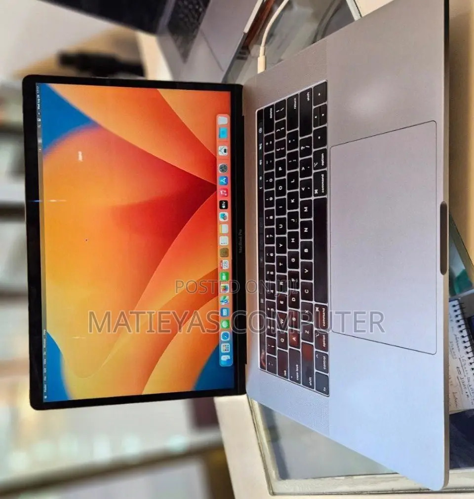 New Laptop Apple MacBook 2018 32GB Intel Core I9 SSD 1T