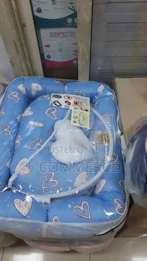 5 In 1 የልጆች ማስተኛ አልጋ ደንገል ትራስ ዛንዚራ በ አንድ ላይ የያዘ