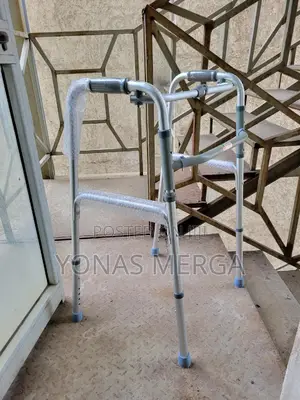 Photo - Walker With 4leg/Walker It Easy to Carry and Store Compactly