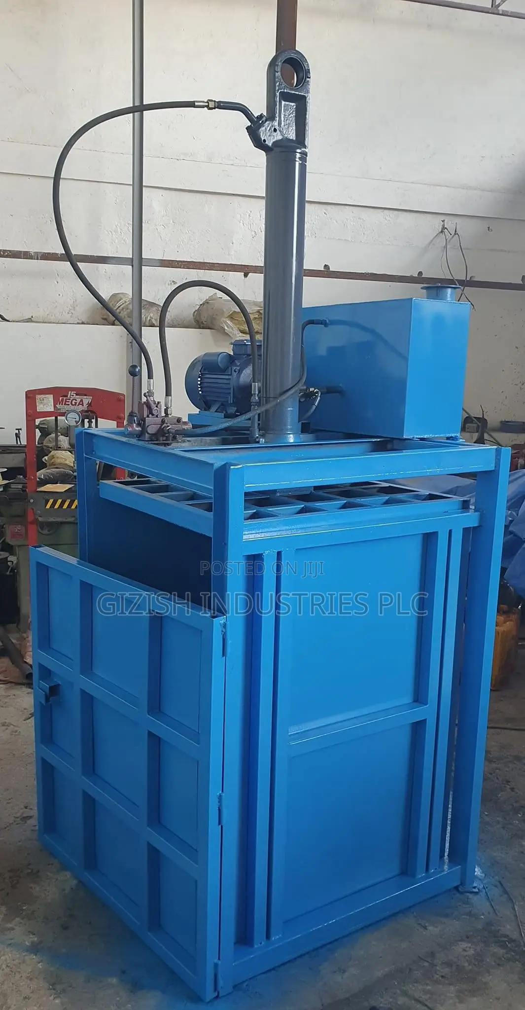 1 ሜትር በ1 ሜትር (5.5 ኪሎ ዋት) የሀይላንድ መጨፍለቂያ ማሽን