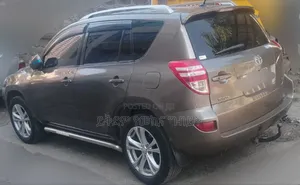 Toyota RAV4 2011 Gray