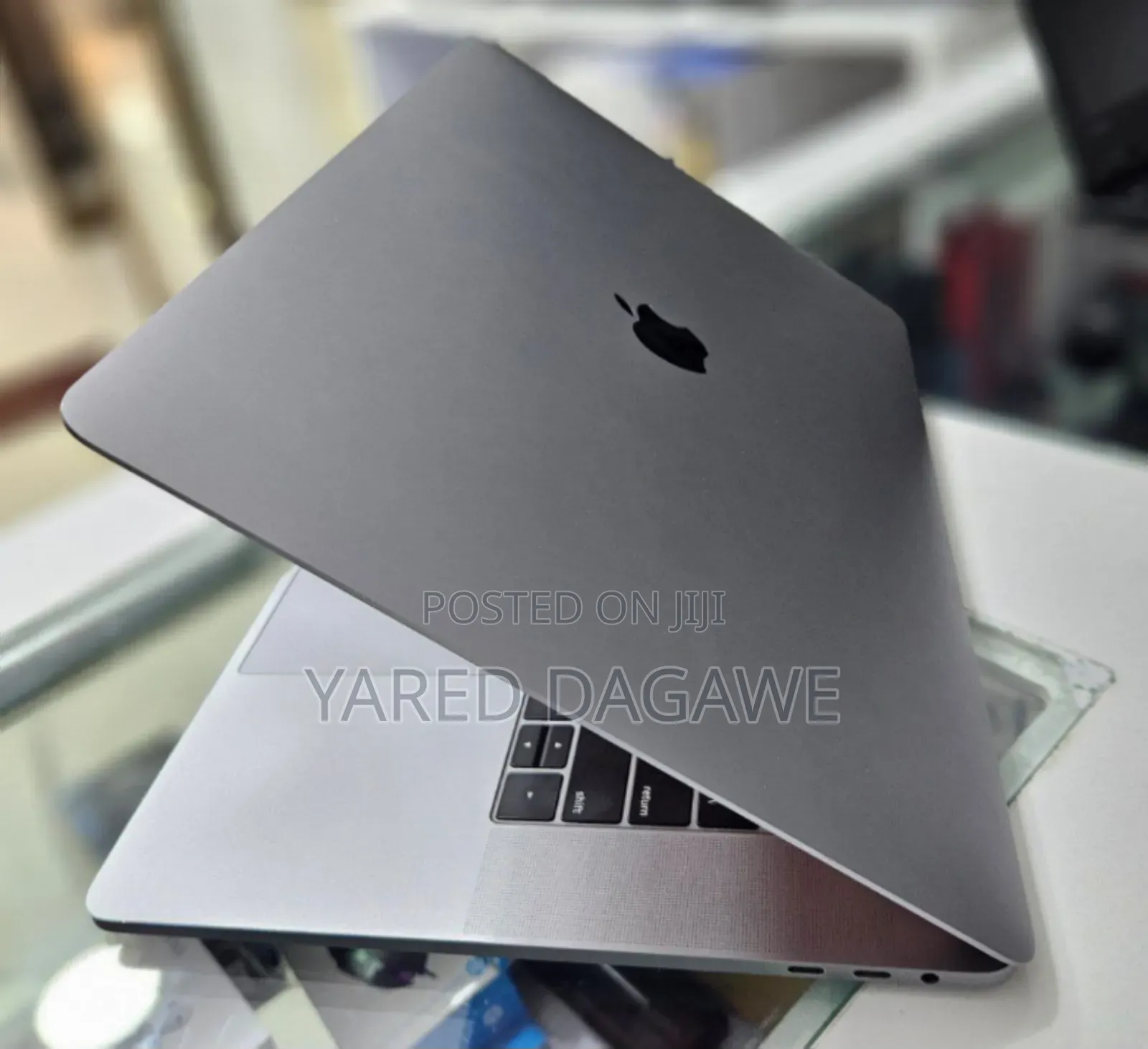 New Laptop Apple MacBook Pro 2019 16GB Intel Core i9 SSD 1T