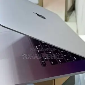 New Laptop Apple MacBook Pro 2018 32GB Intel Core i9 SSD 1T