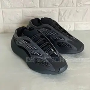 Adidas Yeezy 700 V3