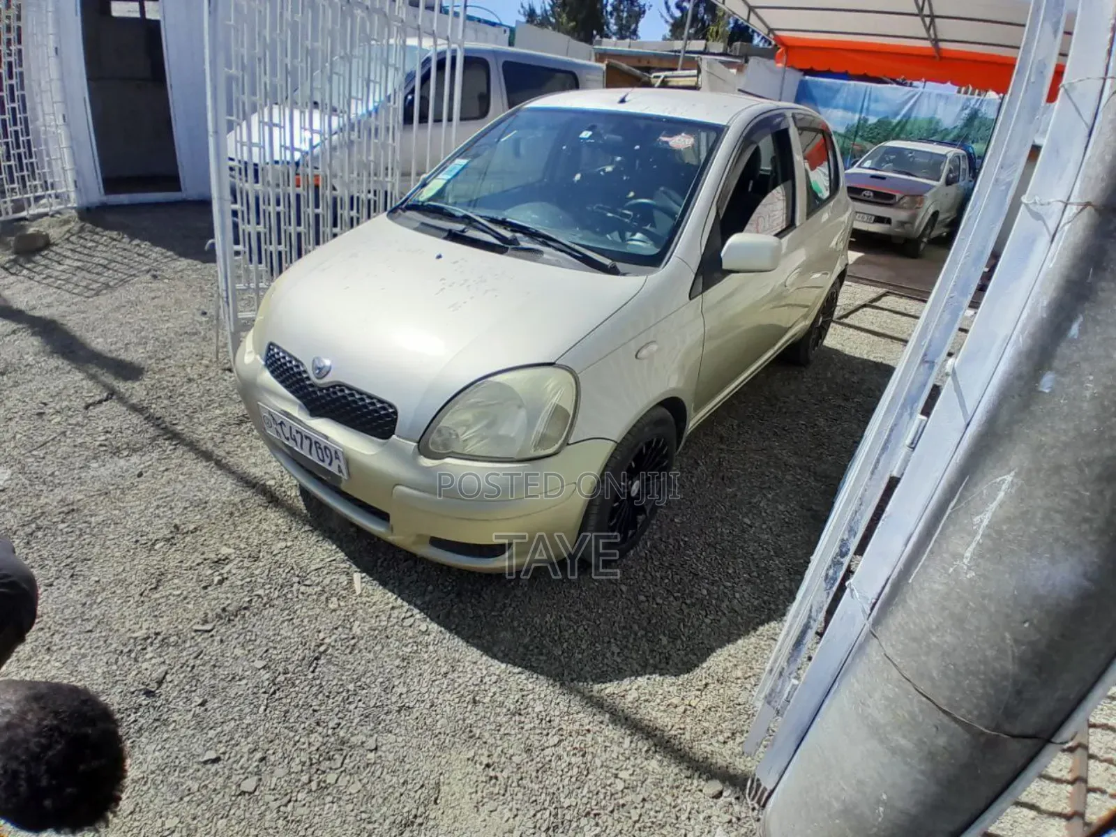 Toyota Vitz 2002 Beige