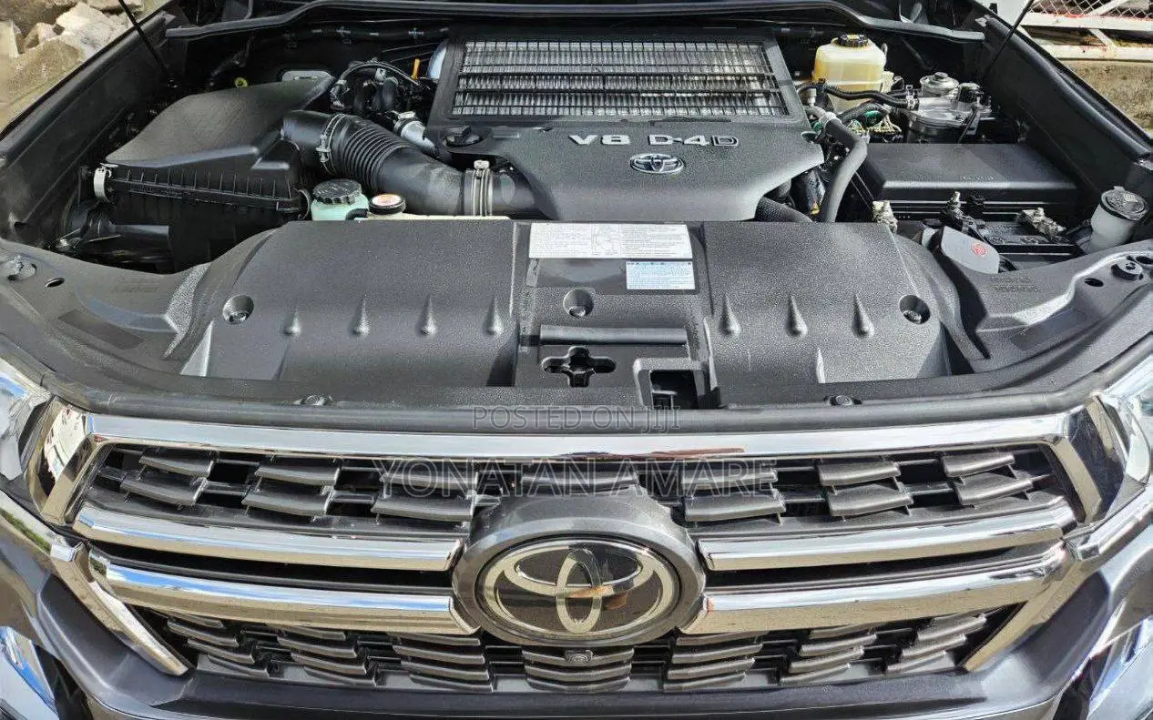 Toyota Land Cruiser 4.5 V8 VXR 2021 Black