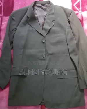 Photo - ኦሪጂናል የወንድ ኮትና ሱሬ ልብስ